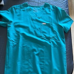 Figs Mens Chisec Three Pocket Scrub Top